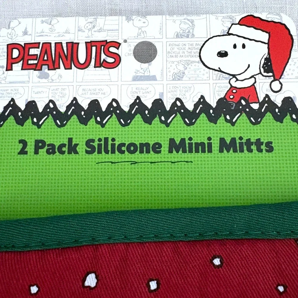 Peanuts Snoopy Christmas 2 Pack Silicone Mini Oven Mitts Ice Skating Red Green